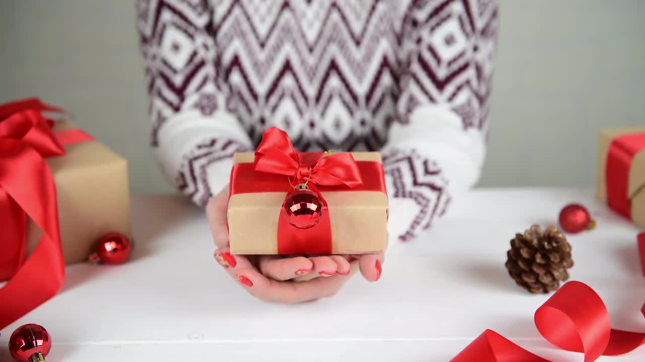 Final essay enc1101 white christmas 08 picture