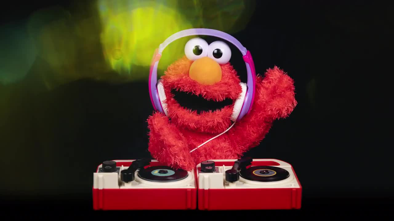 Singing elmo best sale with headphones