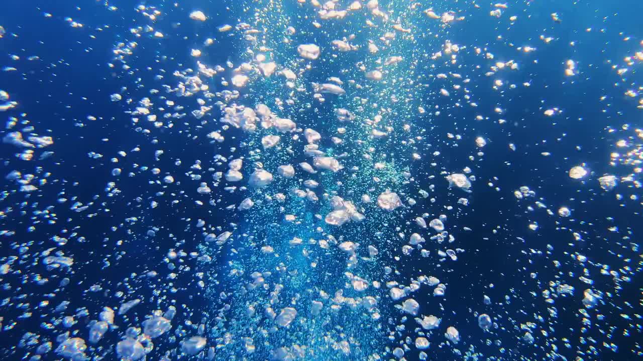 water in air max bubble