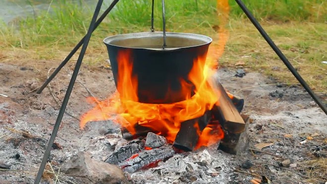 Outdoor Campfire Kettle • Outdoor Learning Resources