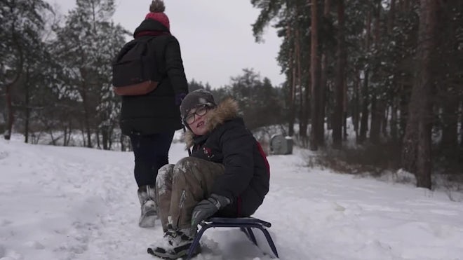 holiday ad captures the joy of friendship — and sledding