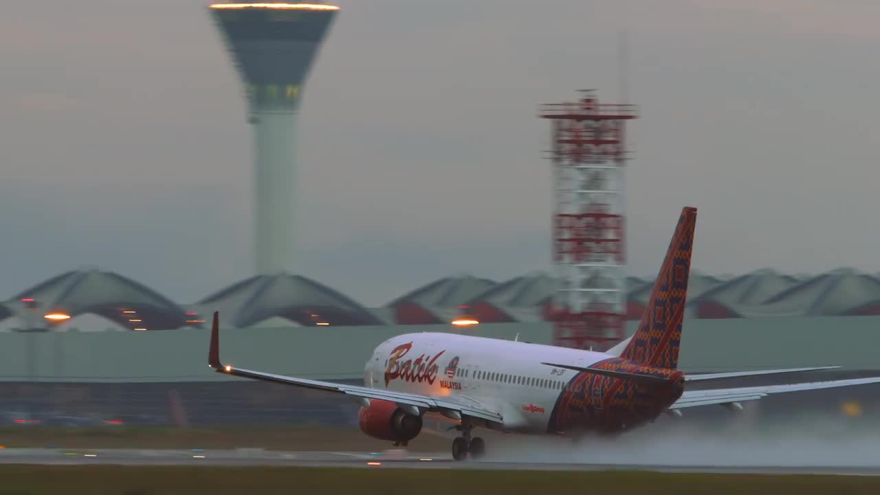 Boeing 737, 9M-LDF Of Batik Air Malaysia On The Runway