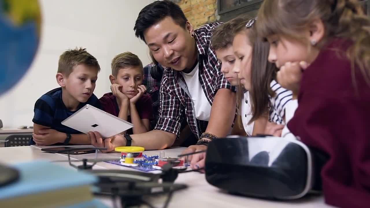 Electronics Lesson For Grade Schoolers Stock Video Motion Array