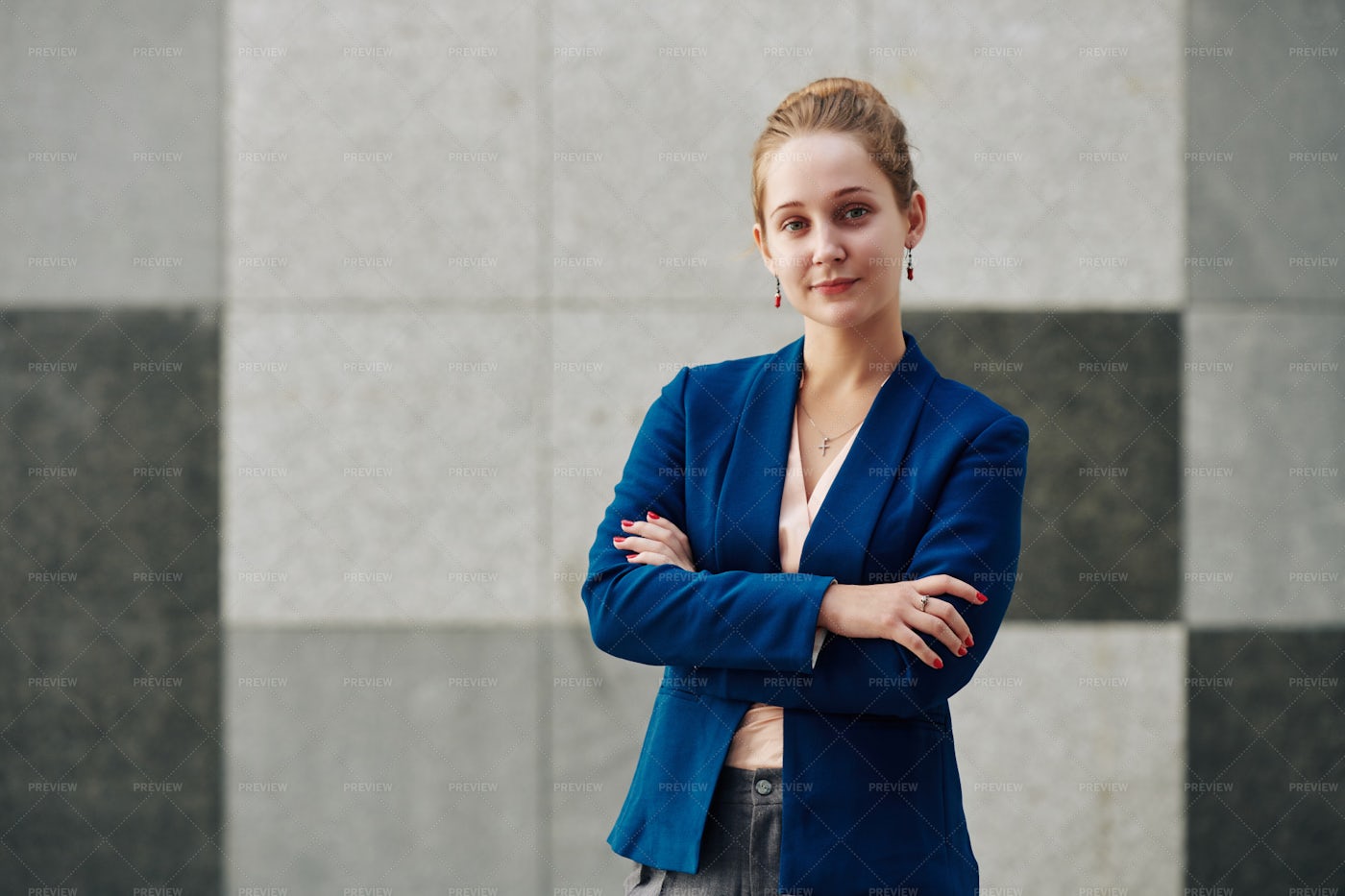 Businesswoman Folding Arms: Stock Photos