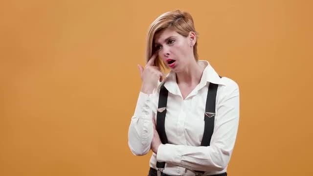 Confused Woman: Stock Video