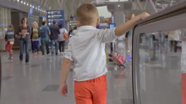 Traveling With A Child: Stock Video