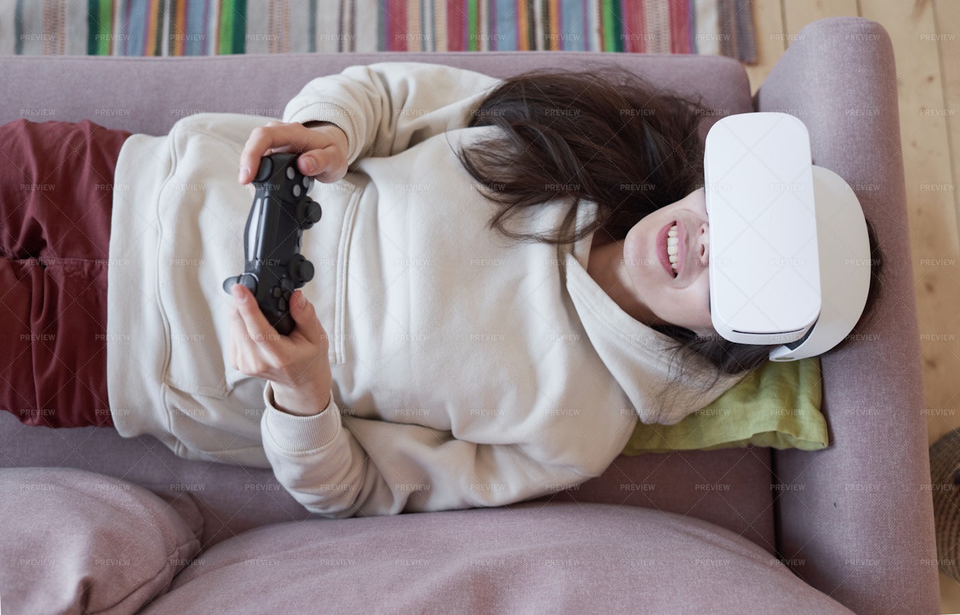 Woman Wearing Virtual Reality Headset: Stock Photos