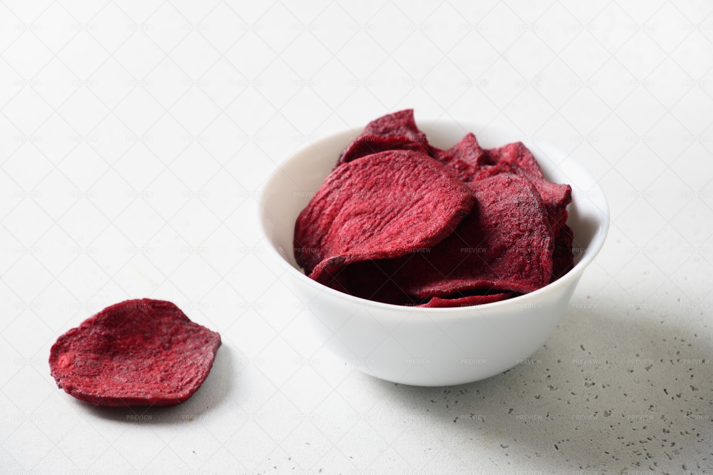 Beetroot Chips In Bowl: Stock Photos