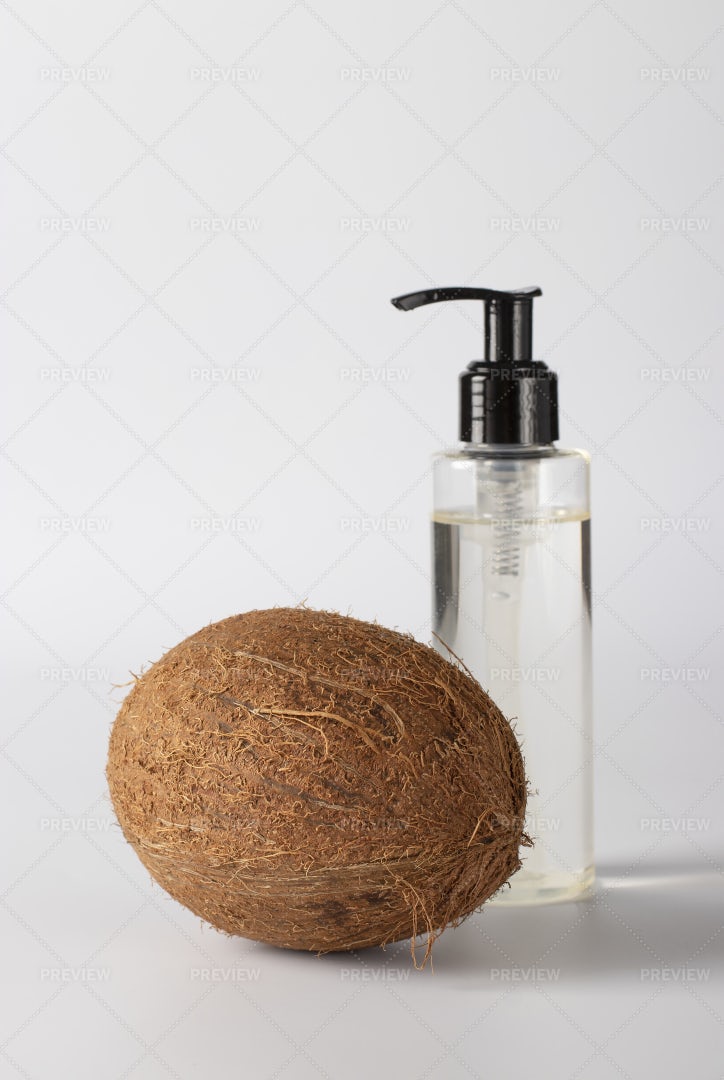 Coconut Oil And Fresh Coconut: Stock Photos