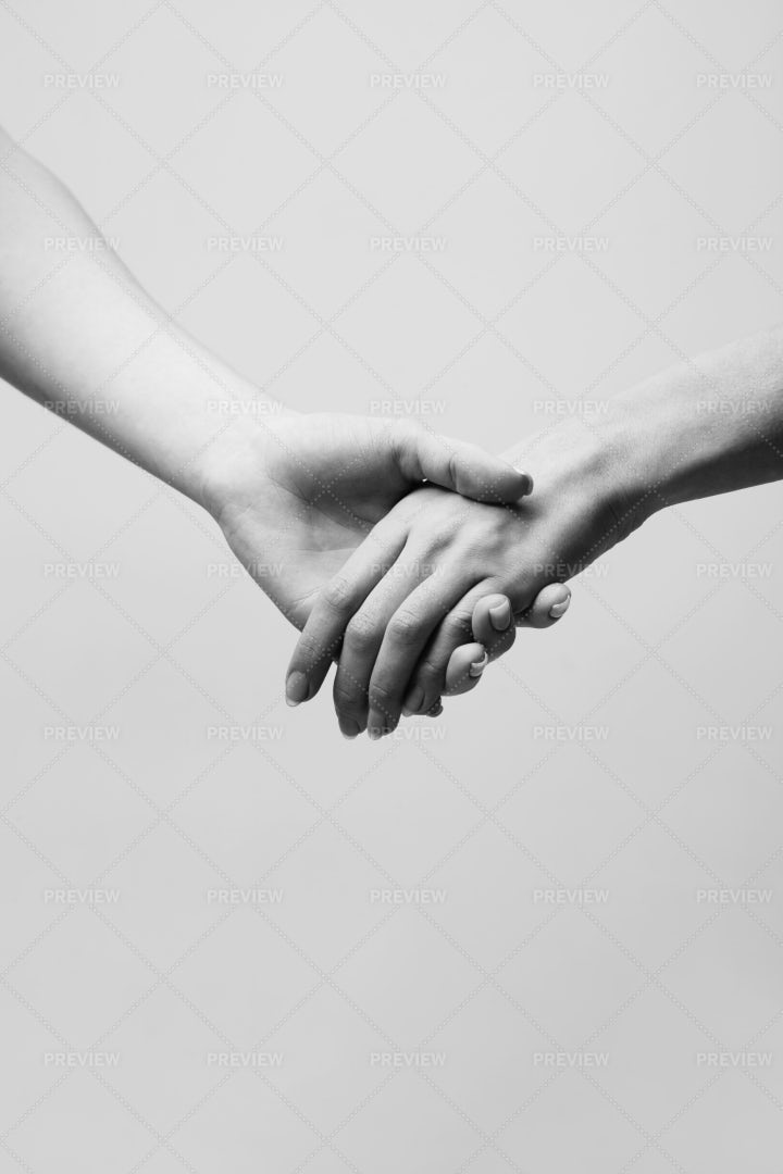Holding Hands: Stock Photos
