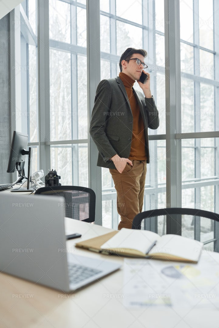 Businessman Working At The Office: Stock Photos