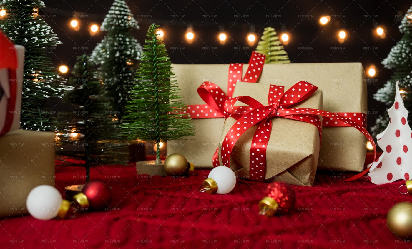 Gift Box For Christmas Time: Stock Photos