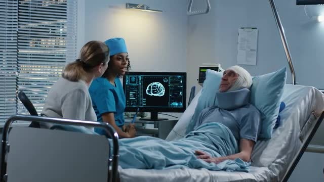 Doctor Discussing Diagnosis: Stock Video