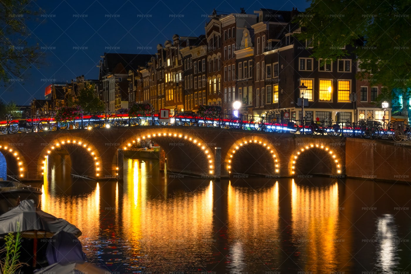 Canal In Amsterdam At Night: Stock Photos
