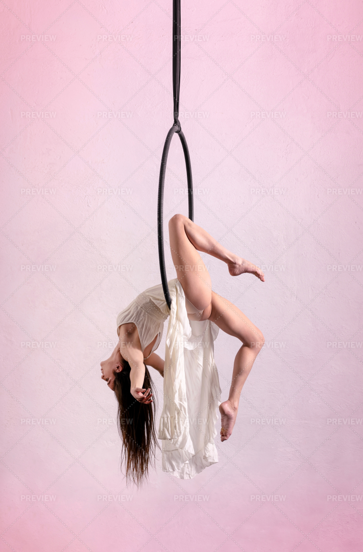 1,615 Aerial Dance Stock Photos, High-Res Pictures, and Images - Getty  Images