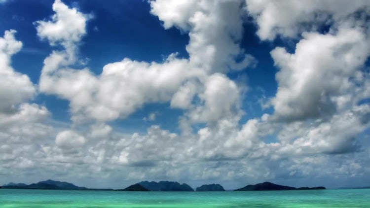 Time Lapse Of Clouds Spreading: Stock Video