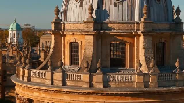 Tilting Shot Of Radcliffe Camera: Stock Video