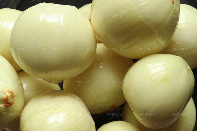 11,133 Peeled Shallots Images, Stock Photos, 3D objects, & Vectors