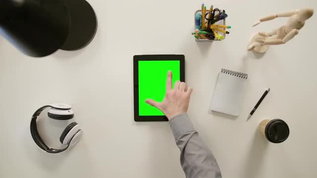 Zooming In: Stock Video