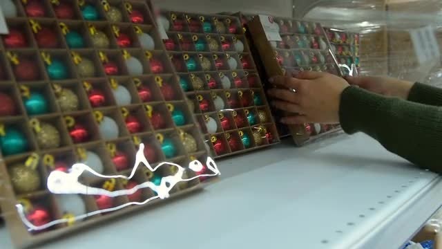 Buying Christmas Decor: Stock Video