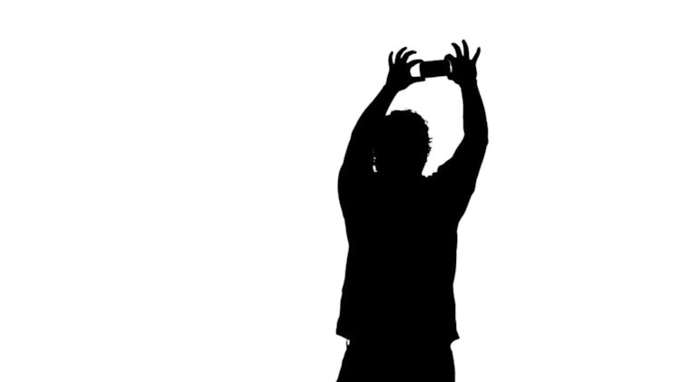 Silhouette Wave Mobile: Motion Graphics