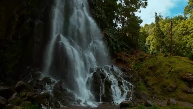 Stunning Waterfall: Stock Video