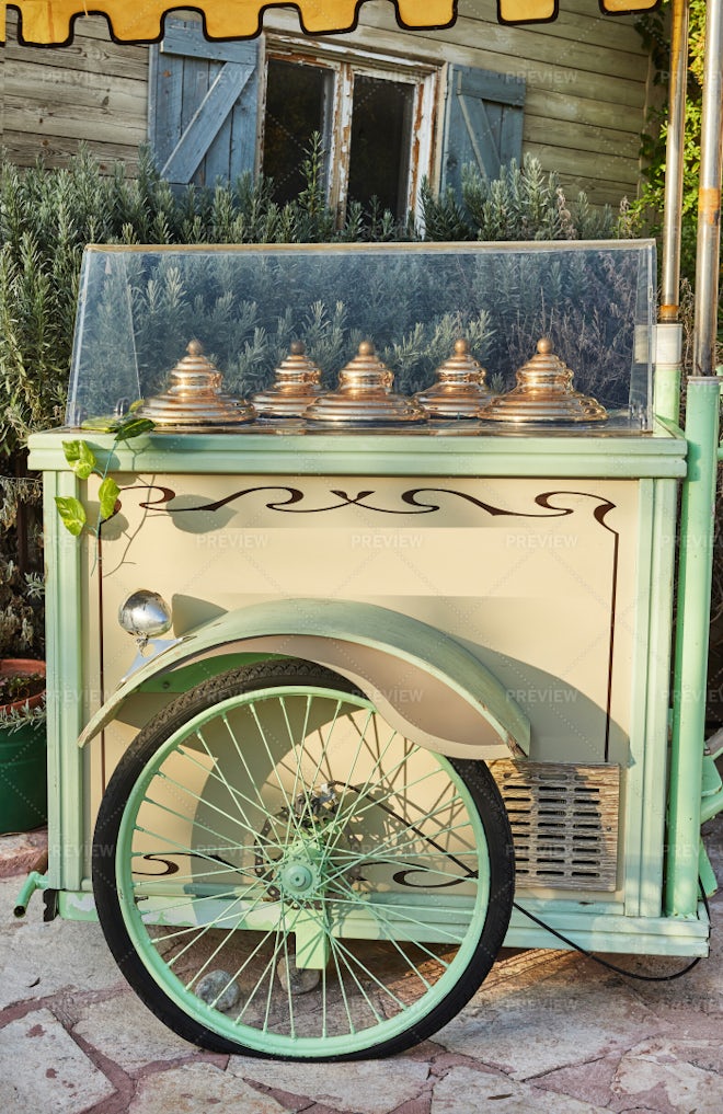 Old Fashioned Ice Cream Cart