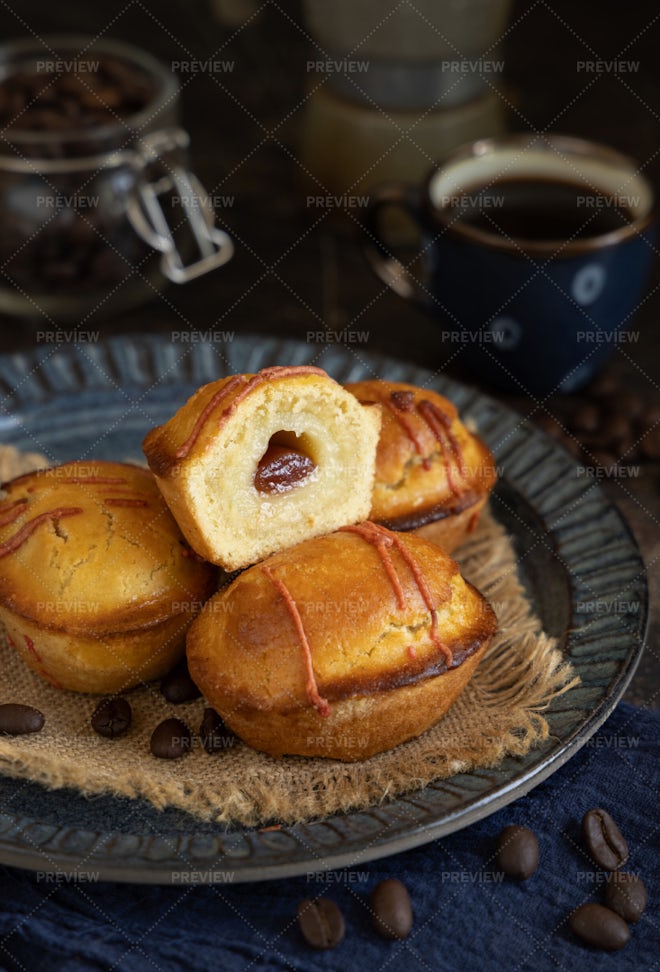 Pasticciotto Leccese Pastries On A Plate - Stock Photos