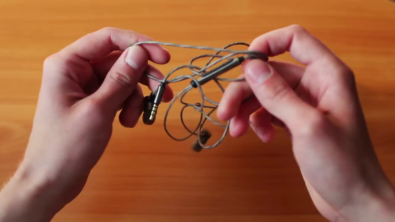 untangling earphones