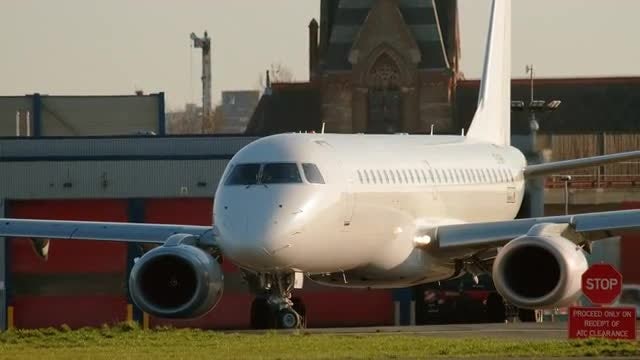 Airplane On The Runway: Stock Video