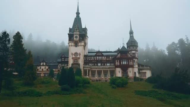 Misty Castle In Transylvania: Stock Video
