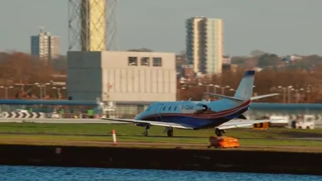 Private Jet: Stock Video