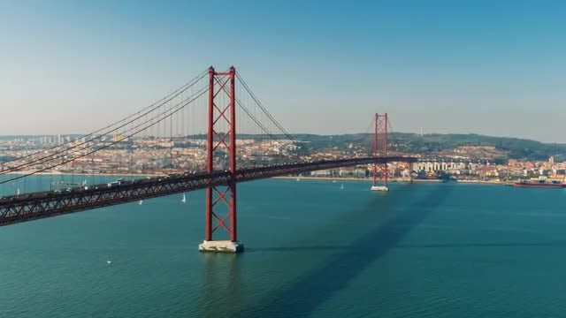 25 De Abril Bridge: Stock Video