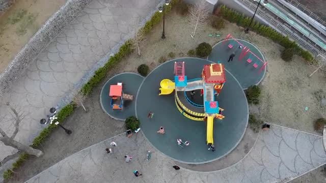 Kids Playing: Stock Video