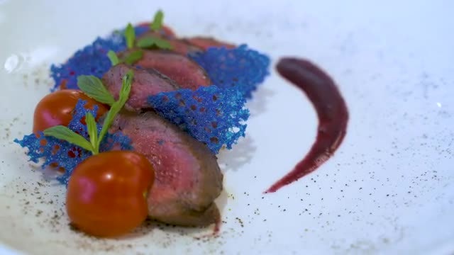 Beef Steak With Tomatoes: Stock Video