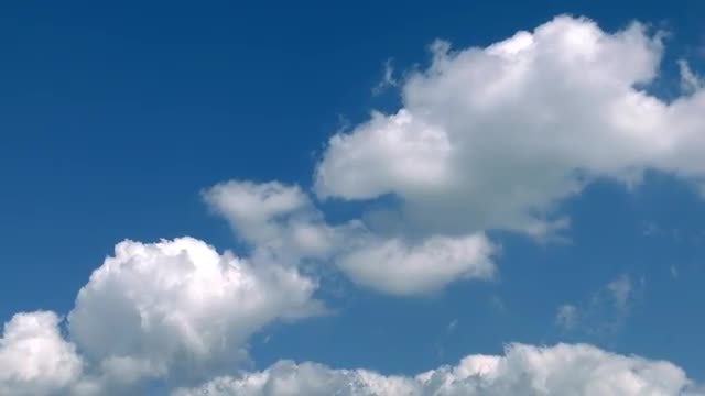 Bright Heavenly Clouds: Stock Video