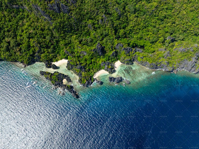 Top View Of Clear Water With Sun Reflection Over Hidden Beach. Matinloc ...