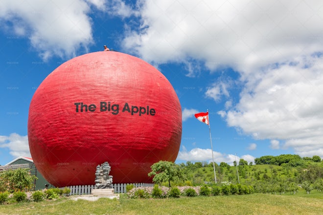 Colborne, Ontario, Canada , Big Apple Restaurant - Stock Photos ...