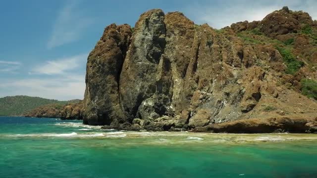 Small Tropical Island: Stock Video