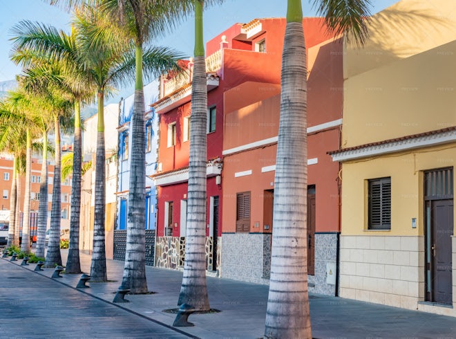 Colourful Traditional Houses On Puerto De La Cruz Street Tenerife ...