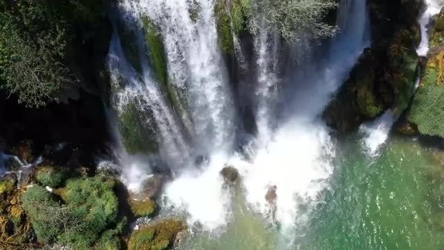 Kravica Waterfall: Stock Video