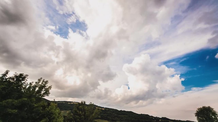 Storm Clouds Brewing: Stock Video
