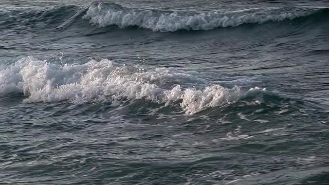 Sea Waves Breaking: Stock Video