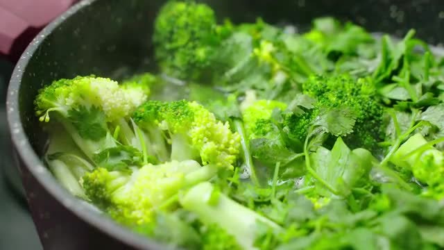 Cooking Green Soup: Stock Video