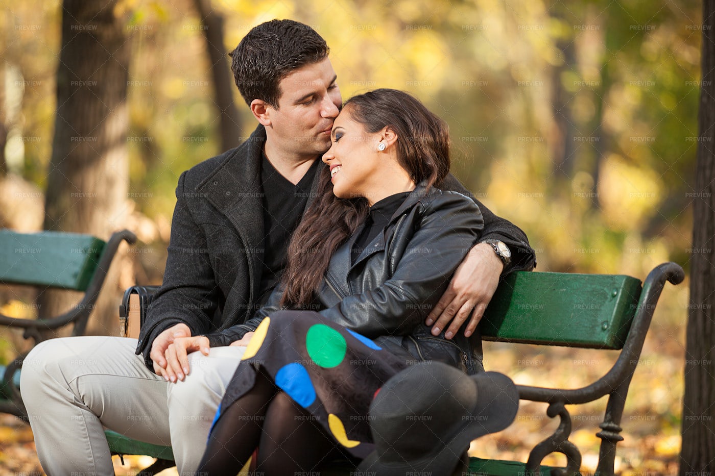 Kiss In The Park: Stock Photos