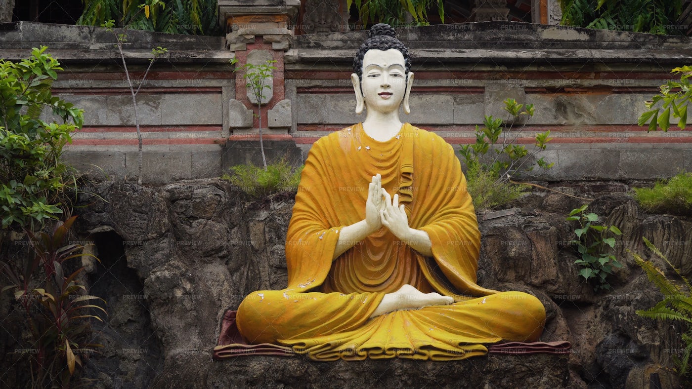 Buda statue: Stock Photos