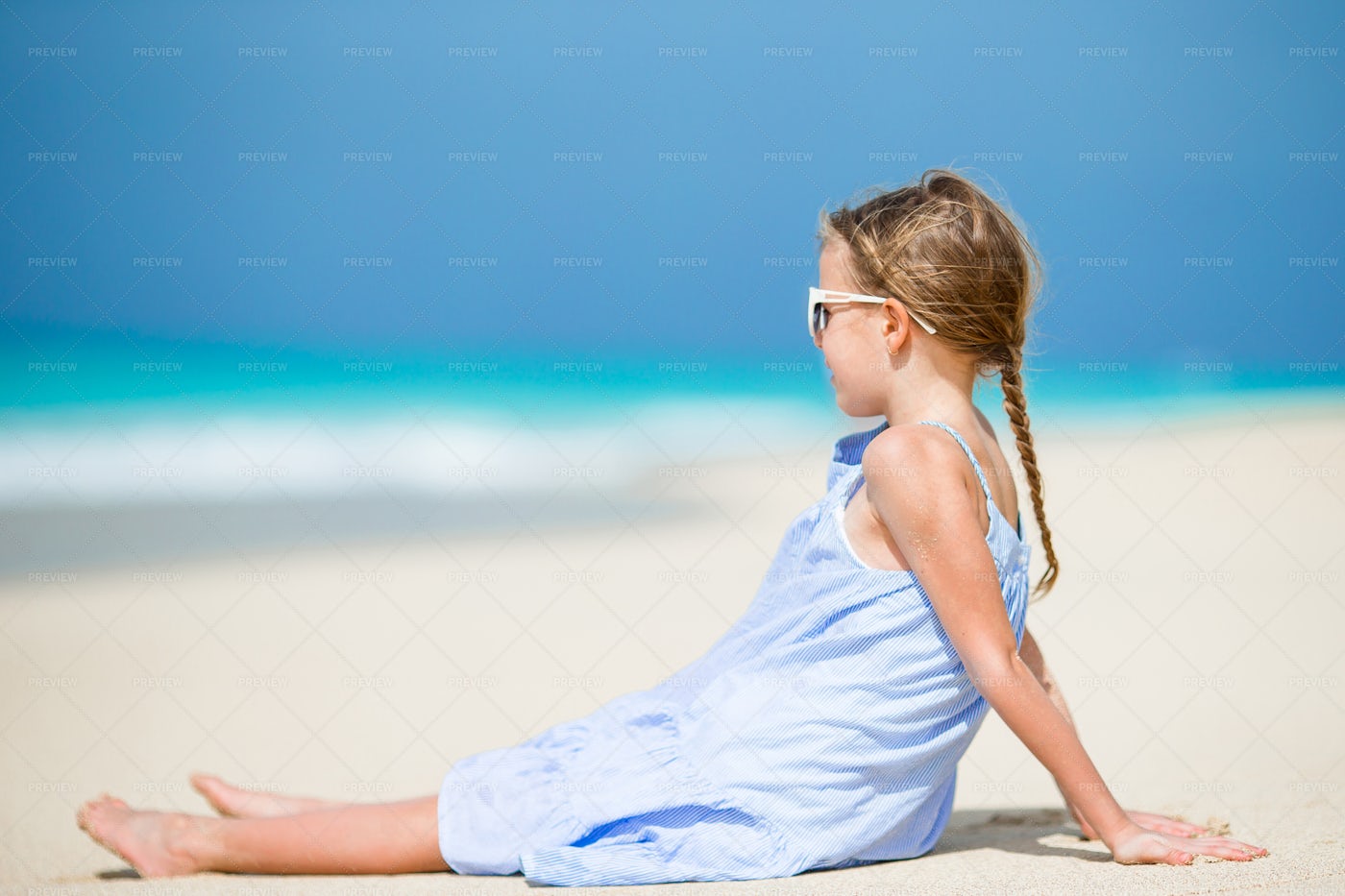 Little Girl On The Beach: Stock Photos