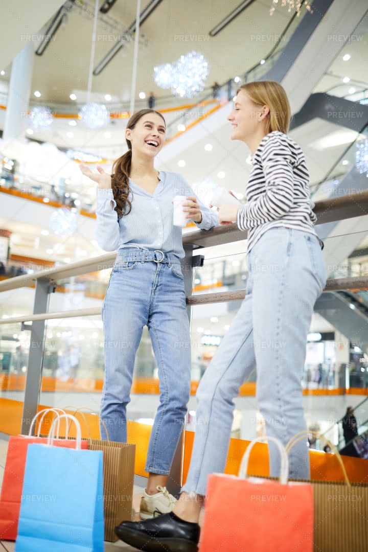 Shoppers In Trade Center: Stock Photos