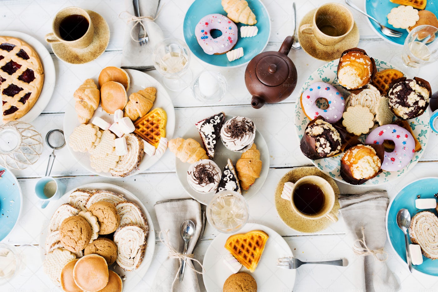 Dessert With Tea: Stock Photos