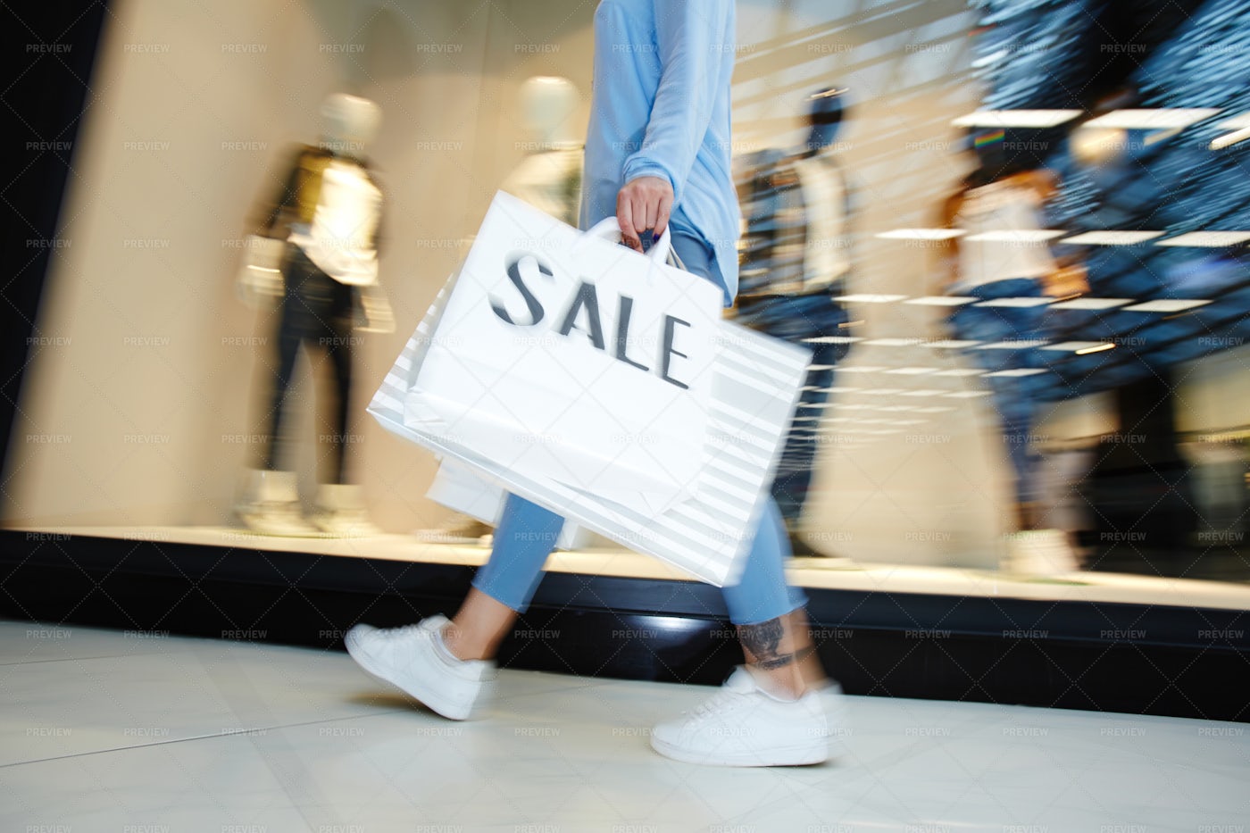 Buyer In The Mall: Stock Photos